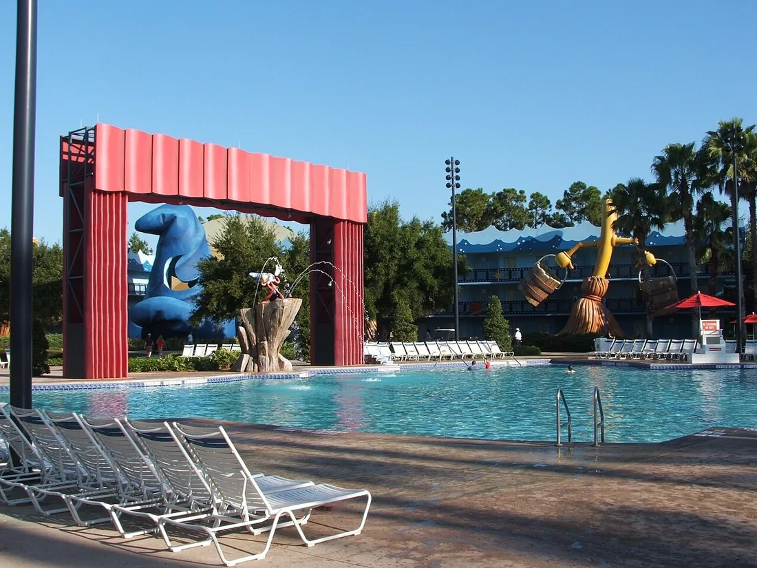 Piscina Fantasia com Mickey Feiticeiro